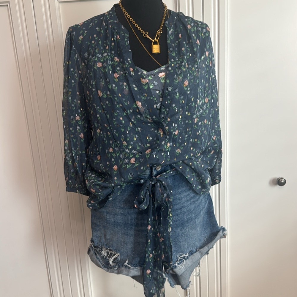 White House Black Market Floral Blouse and Camisole in Blue and Pink - Picture 2 of 8